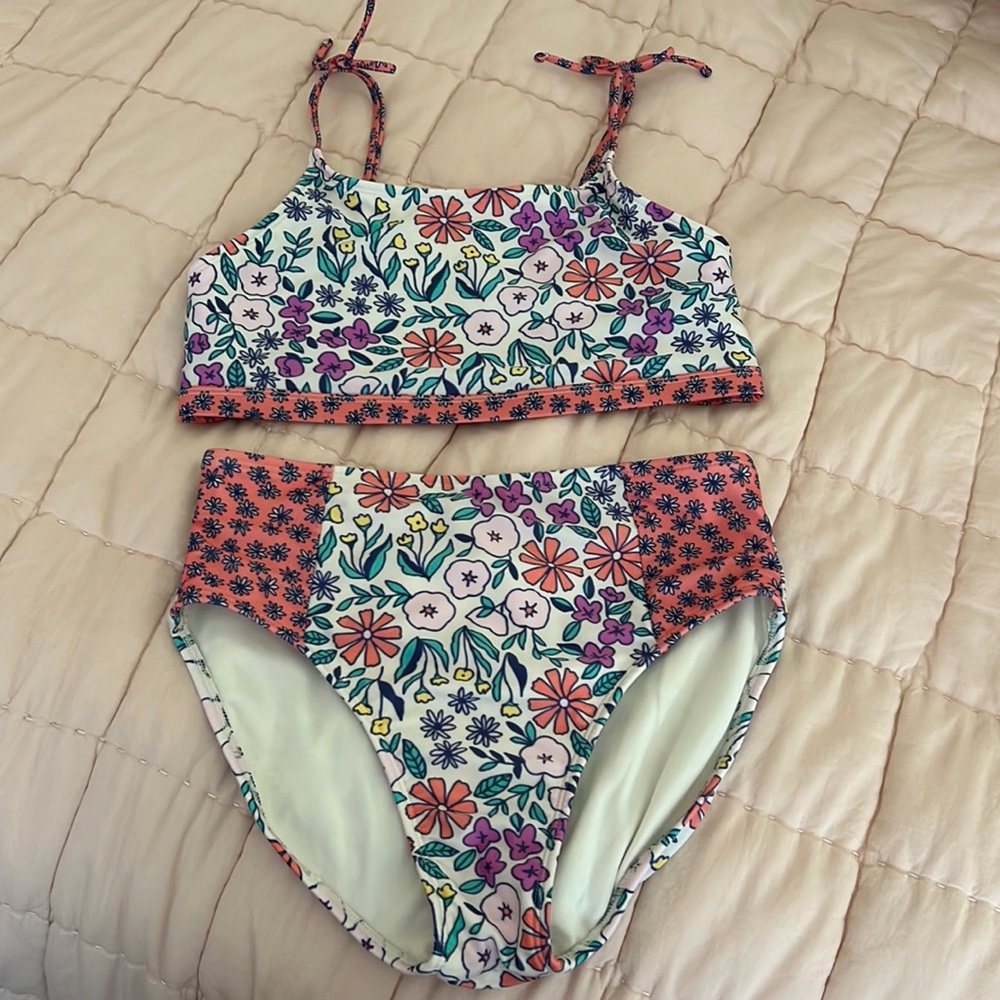 Girls two-piece swimsuit